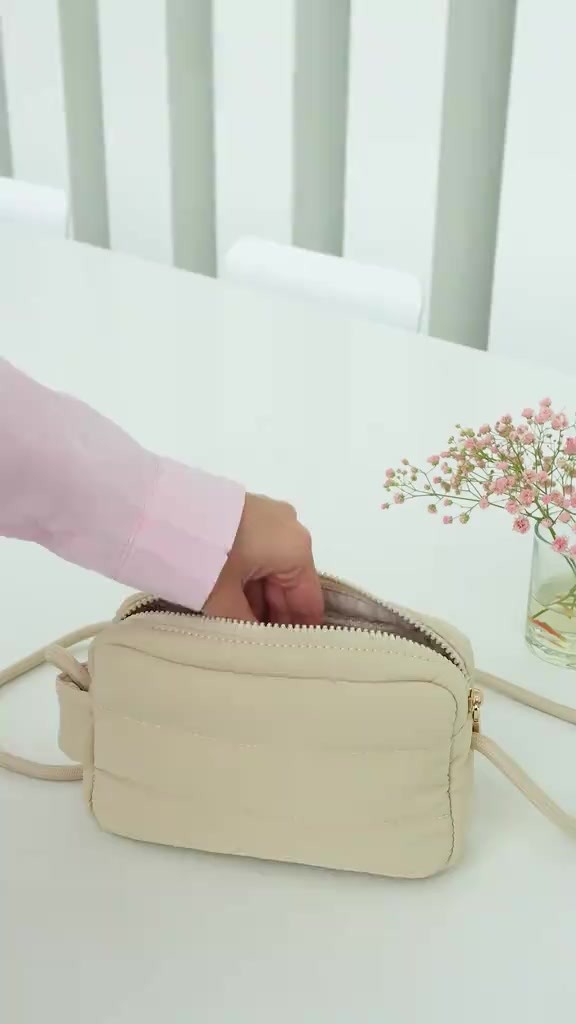 Go light and carry only the necessities—cards, cash, and a bit more for errands or stepping out for lunch without your main bag. Launching 30 December at 11am. Preview all colors now at www.sometime.asia