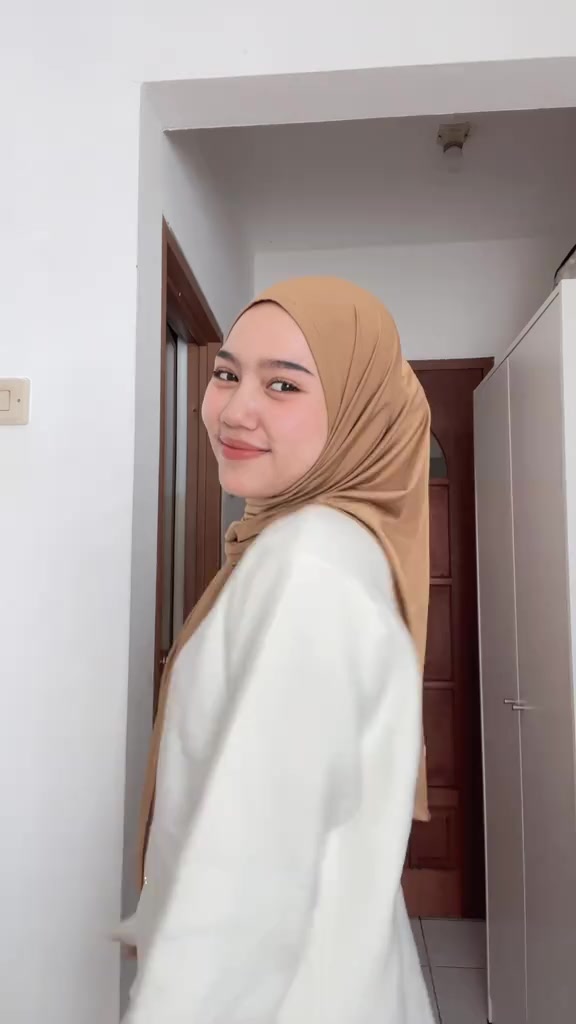 Hijab instan kecintaankuu 😍😍 #tiranyinstan #segitigainstanjersey
