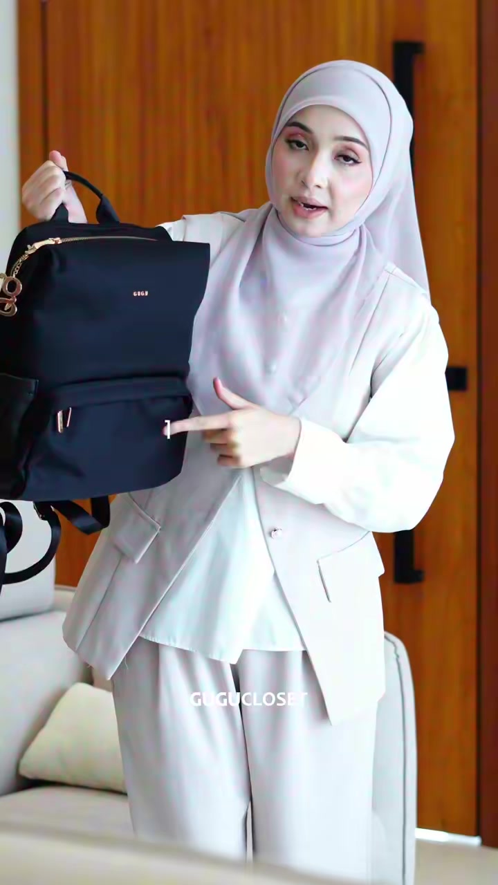 Simple dari luar, luar biasa dari dalam ✨ Sesuai untuk office, kelas, meeting atau daily use. Sekali pakai, faham kenapa ramai suka Pudding Backpack 🤎 #puddingbygugu #gugucloset #fypシ゚ #gugu01 #backpacktravel #gugutravel2026