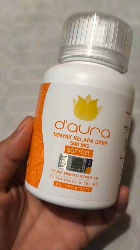 D'aura Minyak kelapa dara..bagus untuk ibu mengandung untuk mudahkan bersalin..selain itu bagus untuk kulit.. mencerahkan dan melembapkan kulit#d'aura