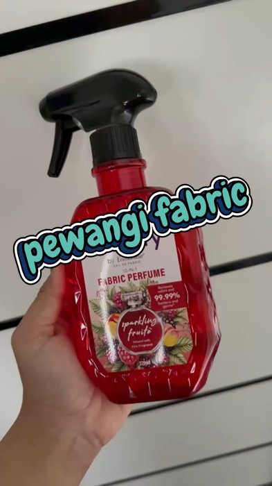 bau dia teringat teringat wangii gilaaaa . spray satu rumah area sofa langsir dia punya macam duduk dalam hotel 😘